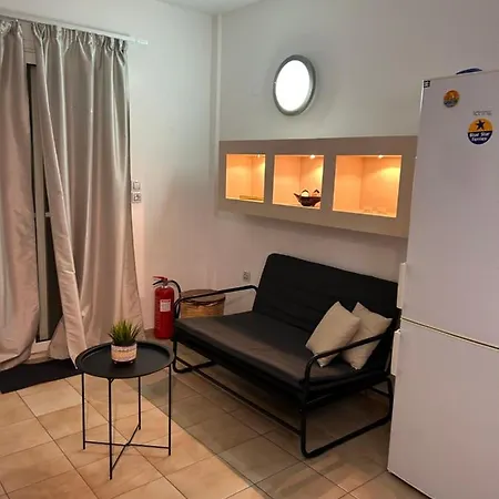 The Little House Γλύφα